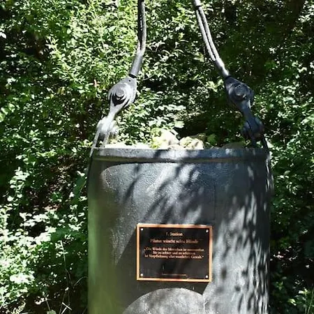 Schoene In Apartment *