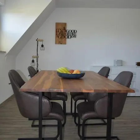 Schoene In Apartment Oberhausen (North Rhine-Westphalia)