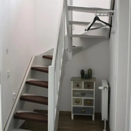 Schoene In * Ομπερχάουζεν