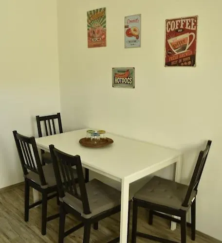 Schoene In Apartamento